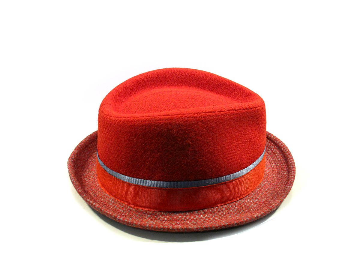 Hat particular