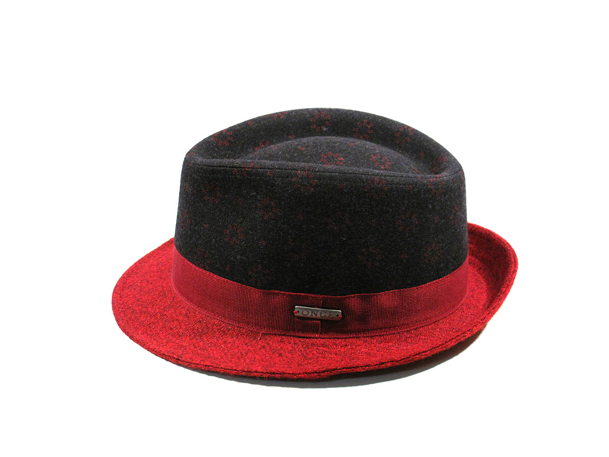 Particolare cappello