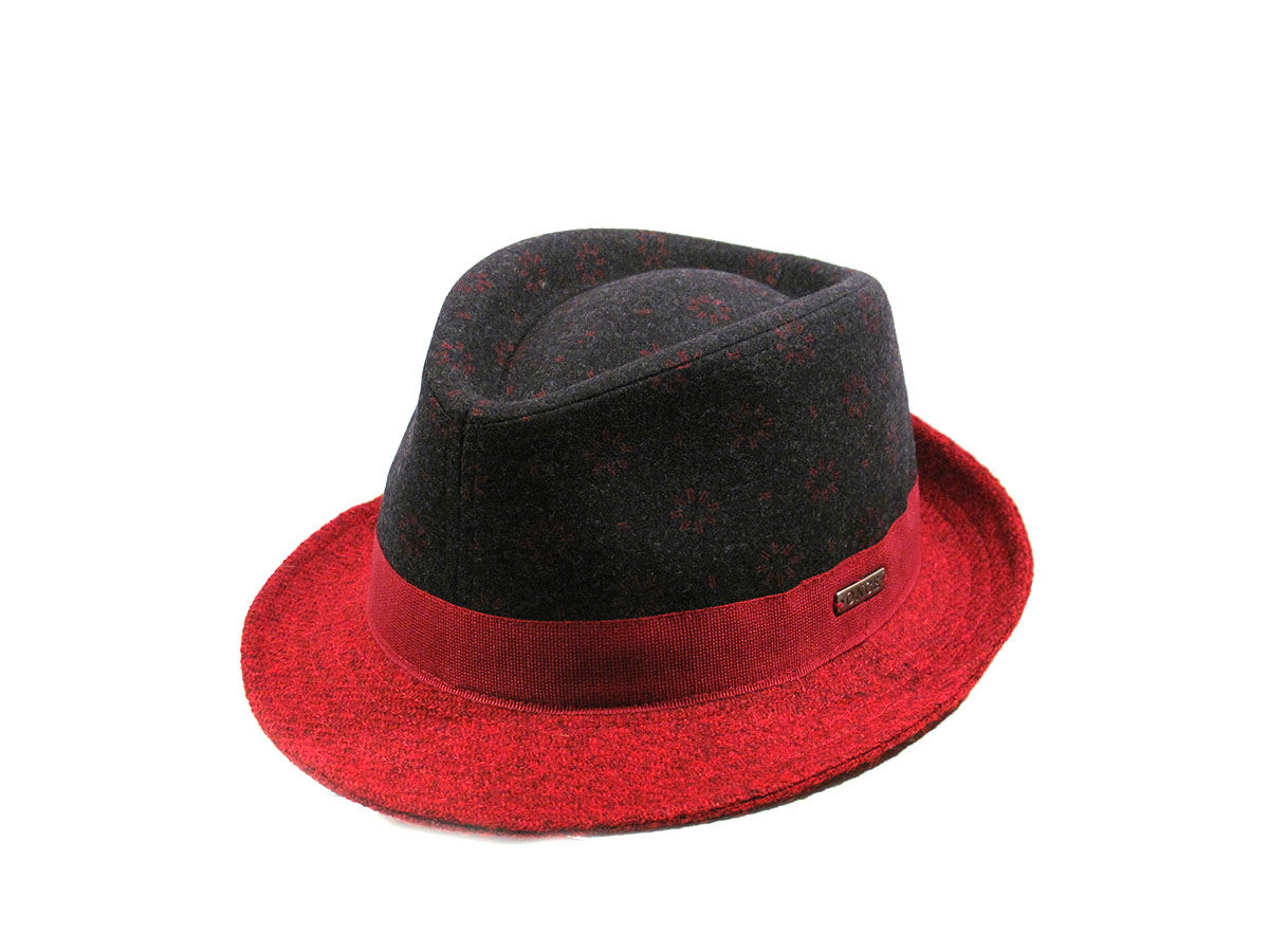 Particolare cappello