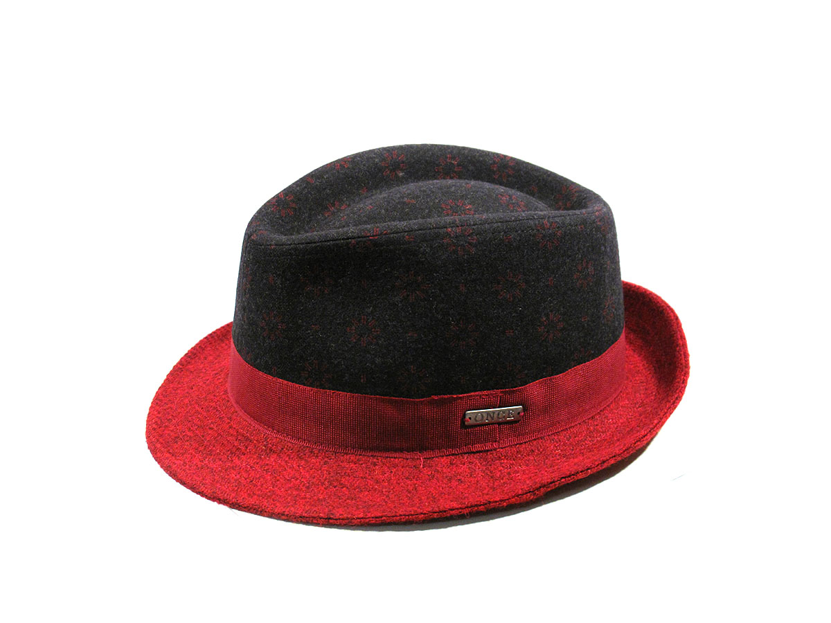 Particolare cappello