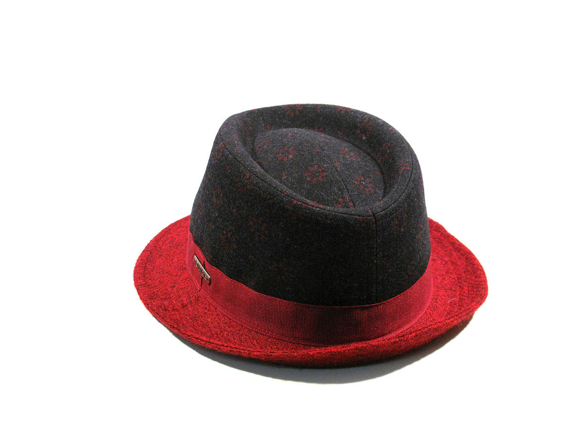 Particolare cappello