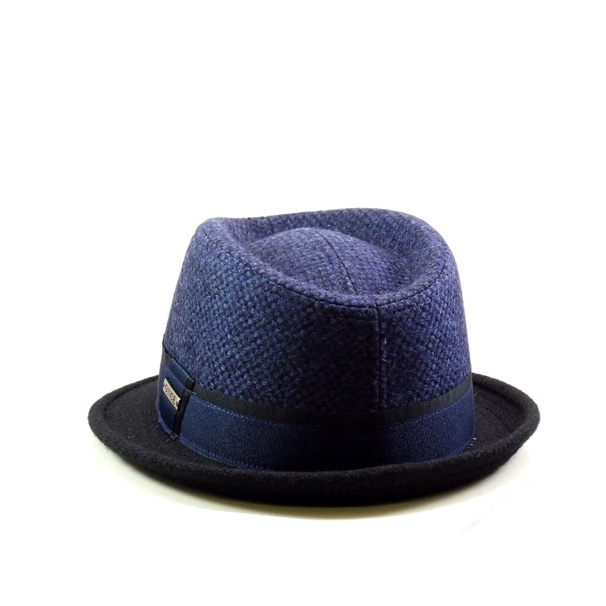 Particolare cappello