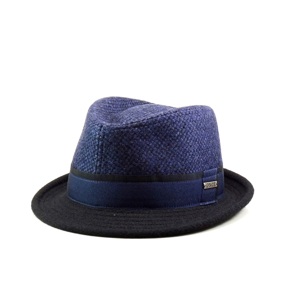 Particolare cappello