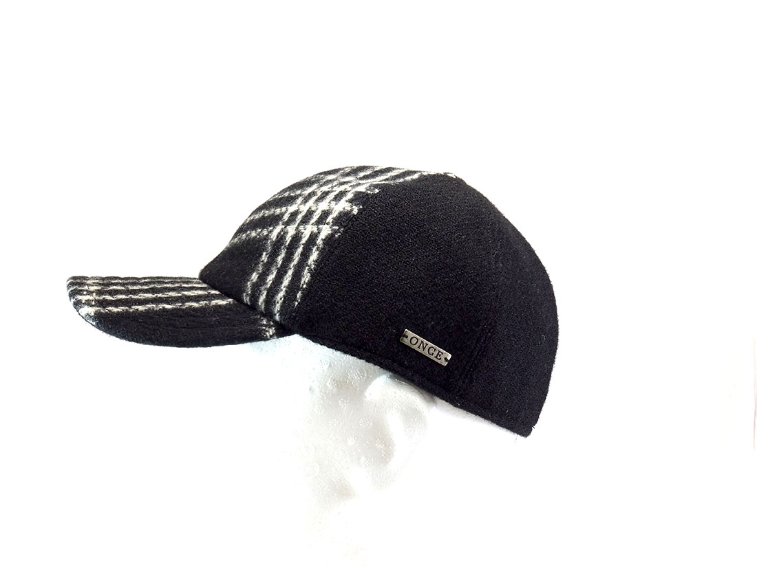 Hat particular