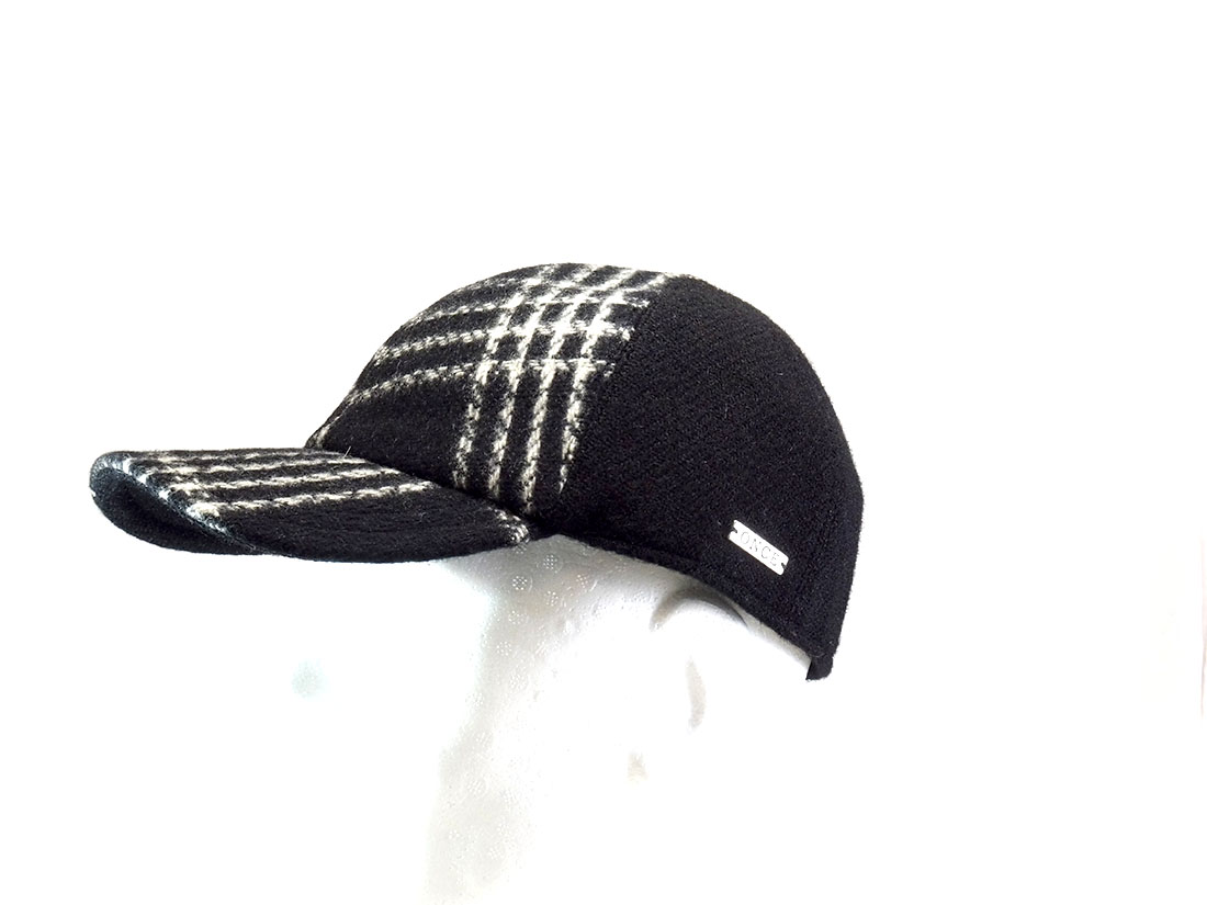 Hat particular