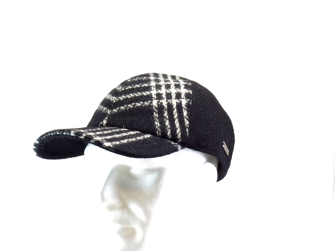 Hat particular