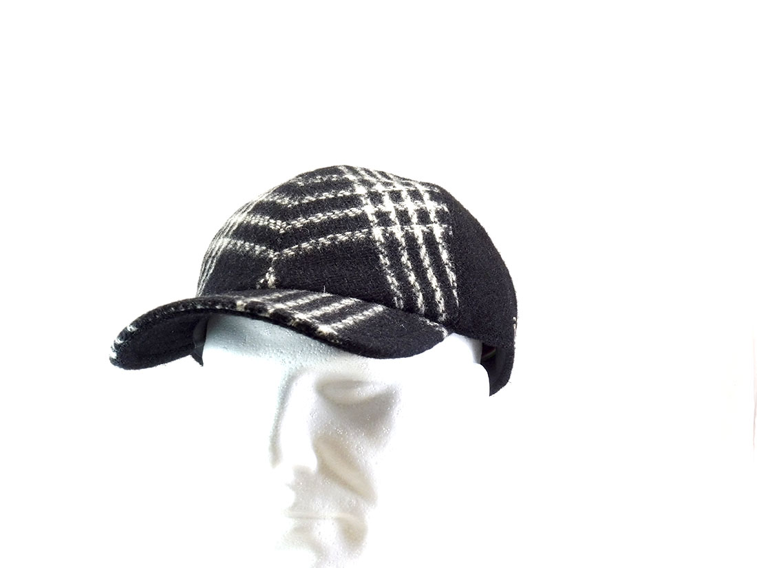 Hat particular