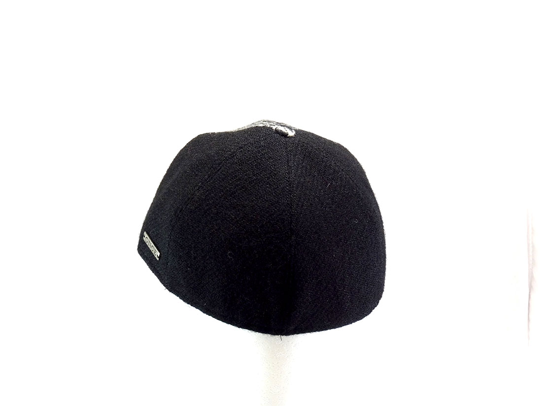 Hat particular