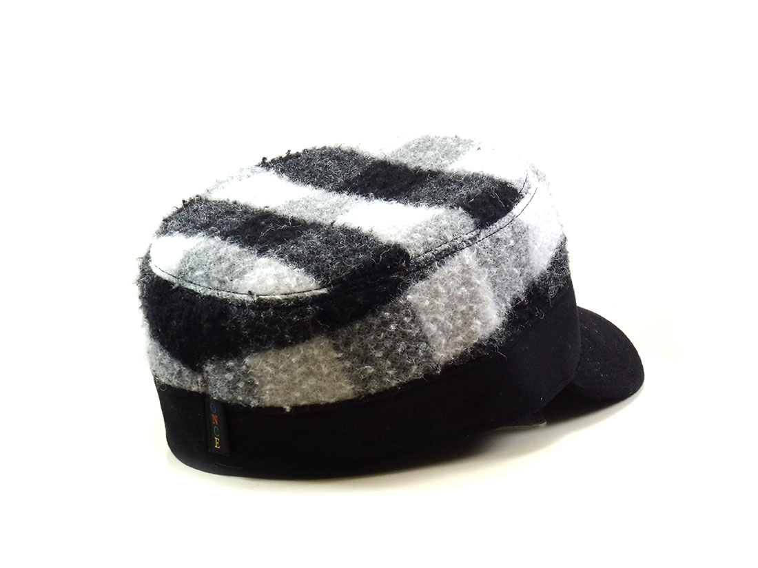 Hat particular