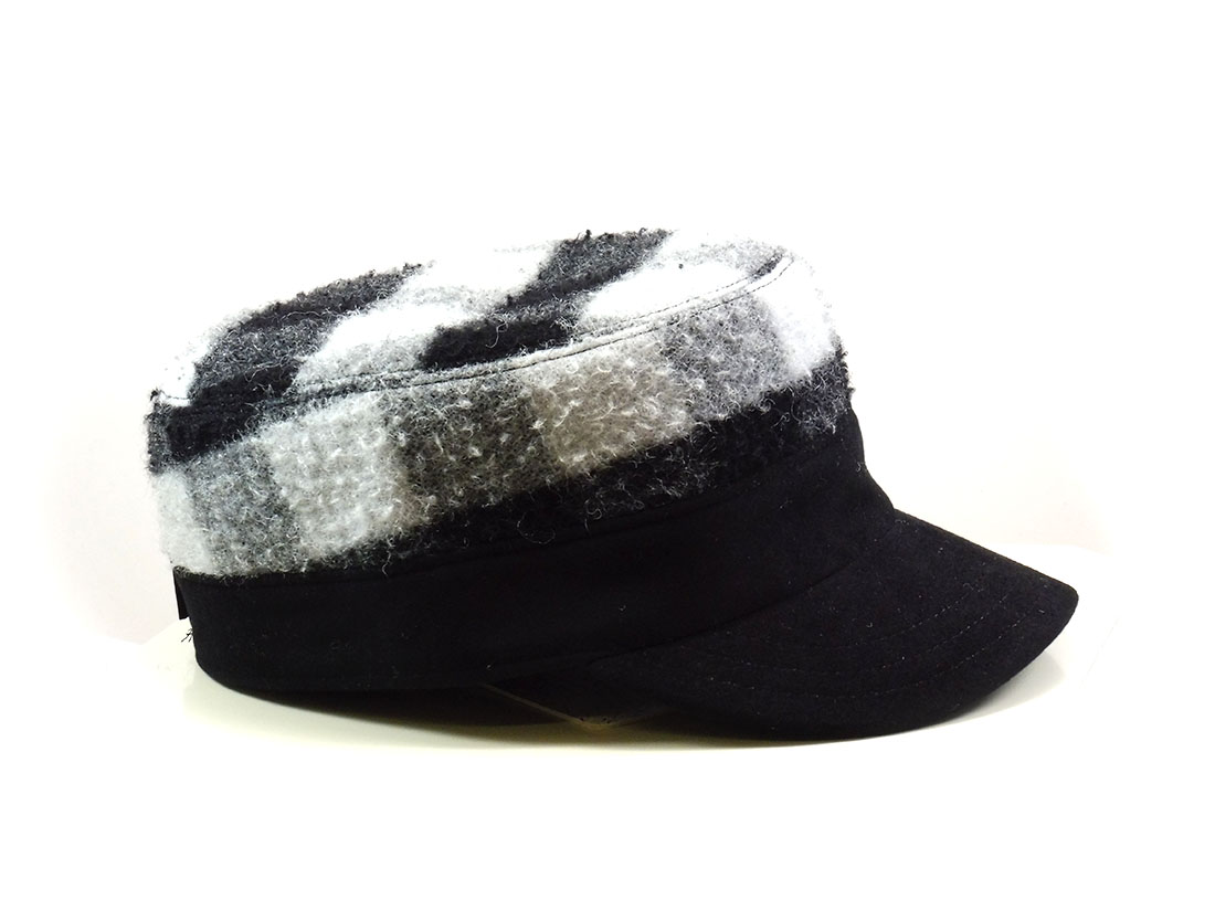 Hat particular
