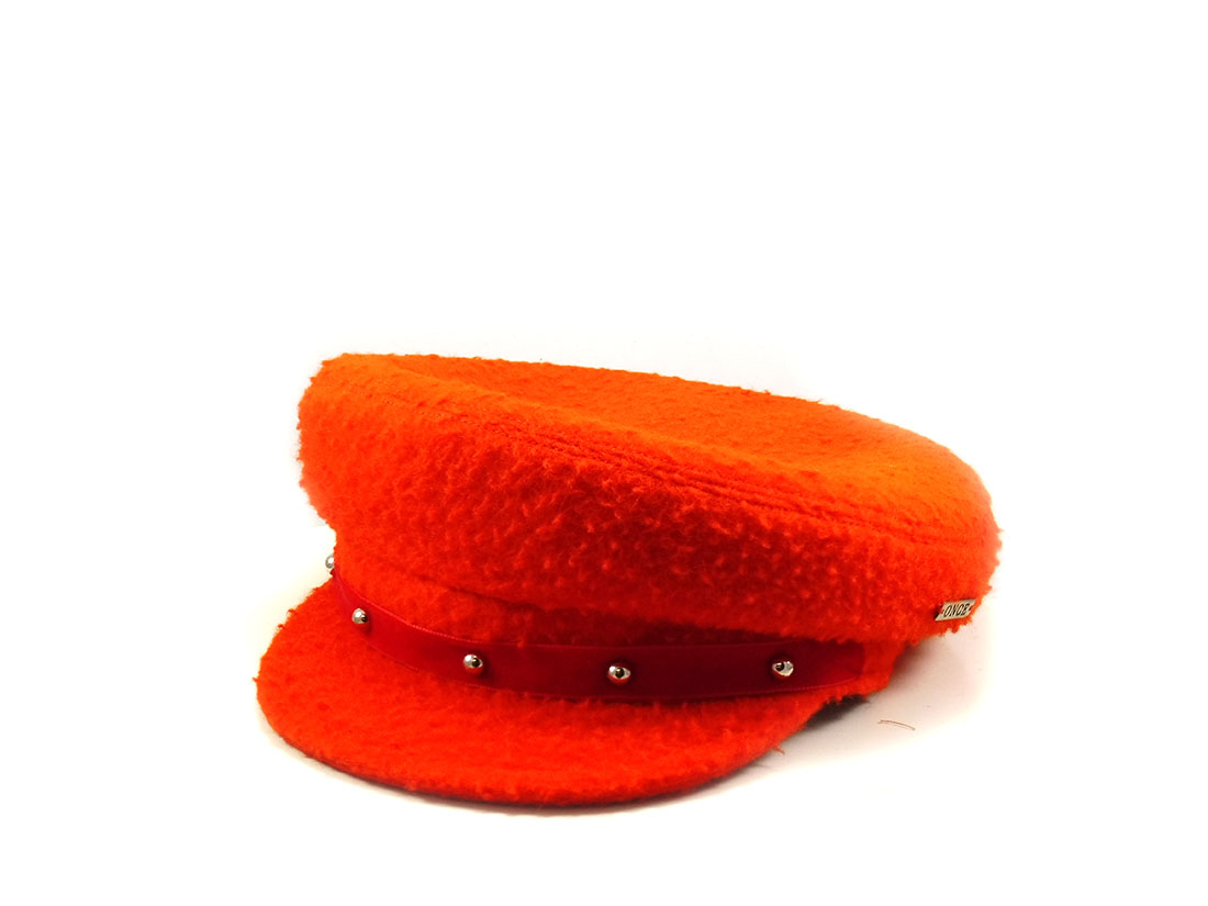 Hat particular