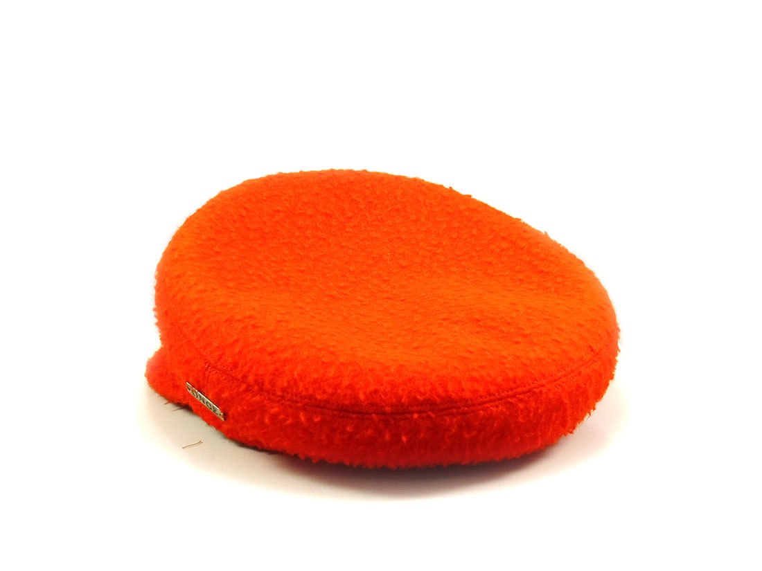 Hat particular