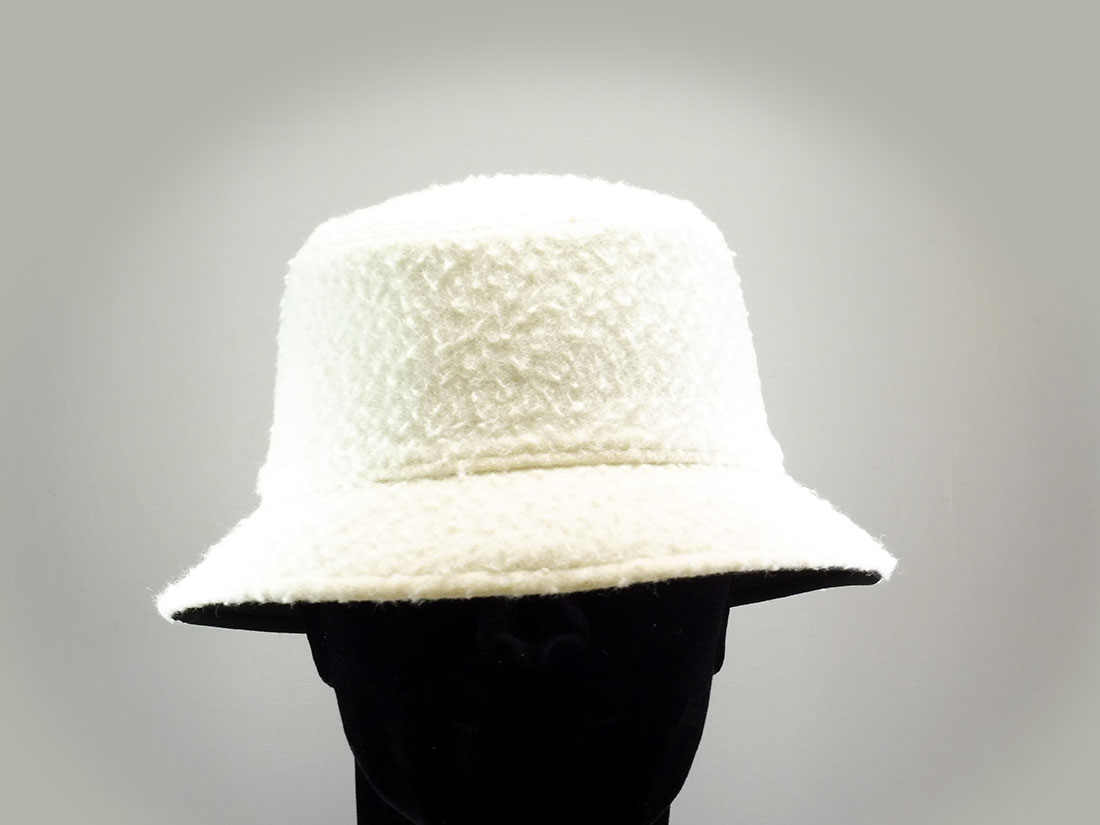 Hat particular
