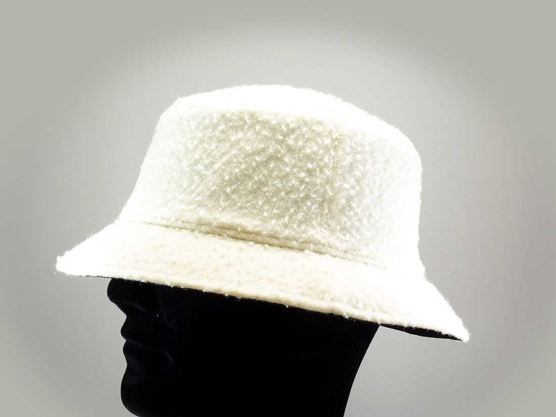 Hat particular